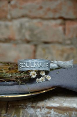 „Soulmate“ gewebtes Armband in dunkelgrau und hellgrau