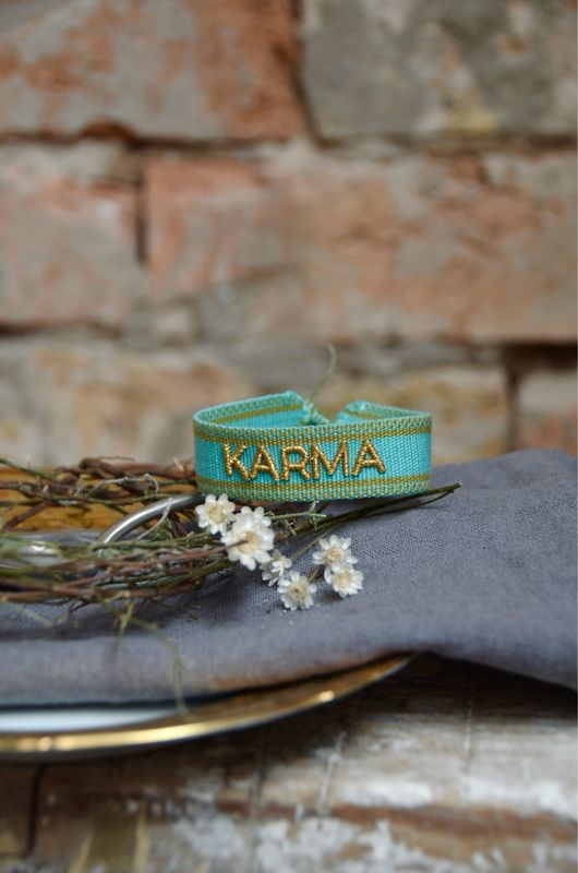 „Karma“ gewebtes Armband in mintgrün und gold „Karma“ gewebtes Armband in mintgrün und gold