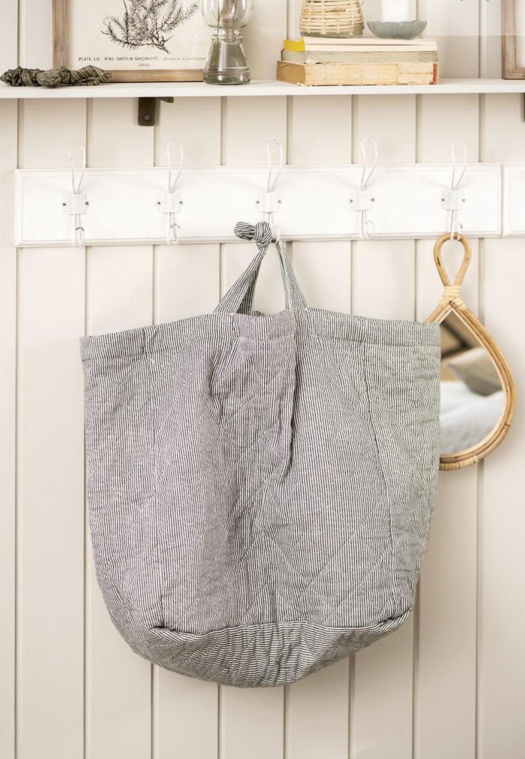 Wattierte Stofftasche von IB Laursen, weiss und grau gestreift