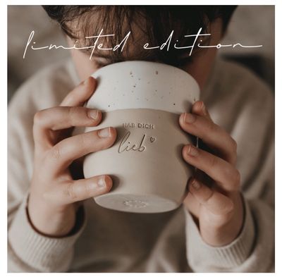 Steingut Becher Limited Edition „Hab‘ Dich lieb“ von Eulenschnitt