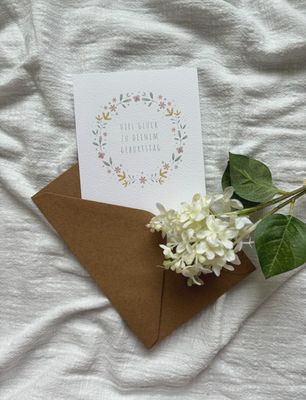 „Viel Glück zu Deinem Geburtstag“ Aquarell, Postkarte oder Klappkarte mit Umschlag, Blumenkranz