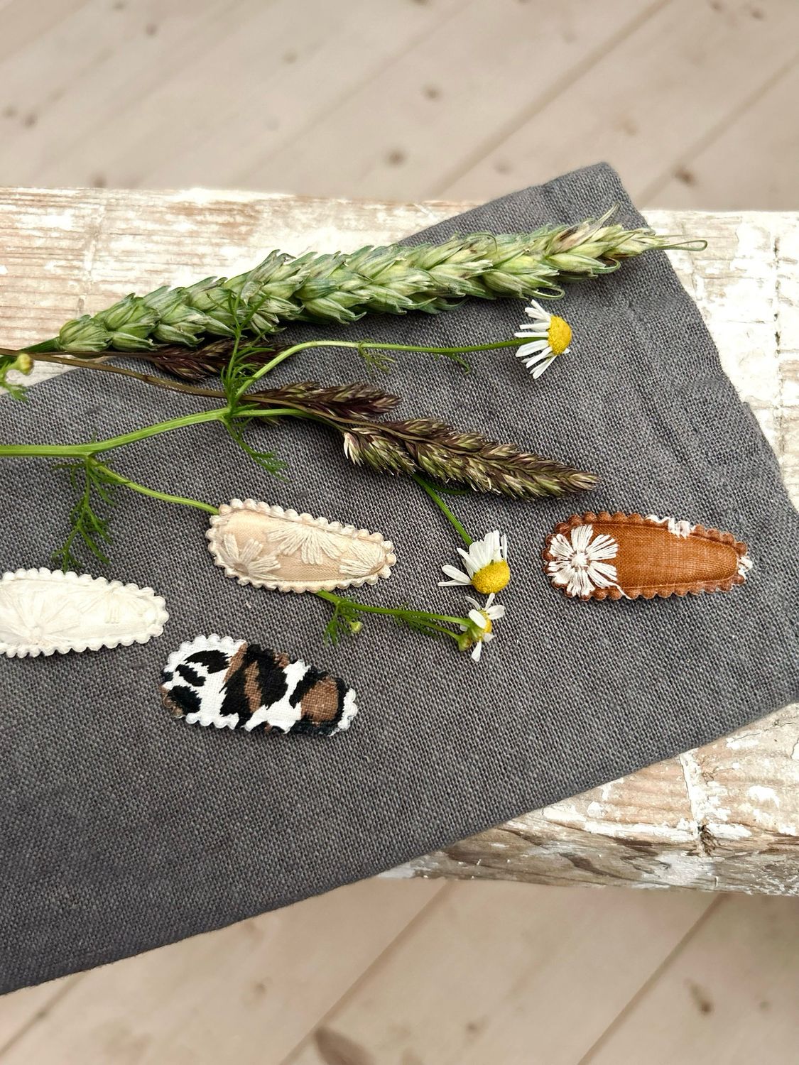 Kleine Haarspange aus Stoff, einzeln
