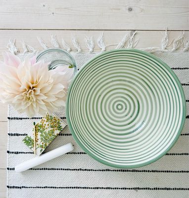 Handgemachte marokkanische Keramikschale „DRIS“, hellgrüne Streifen 25cm
