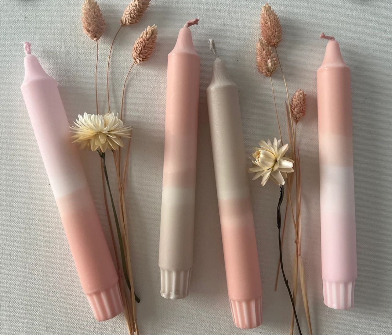 Handgetauchtes 4er Stabkerzenset „Pastellliebe“