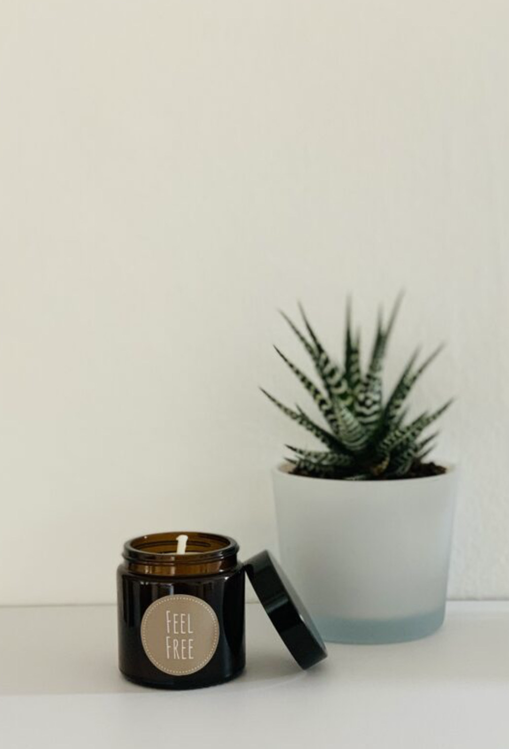 Aromakerze „FEEL FREE“ aus naturreinen ätherischen Bioölen und Sojawachs handgefertigt, 60ml