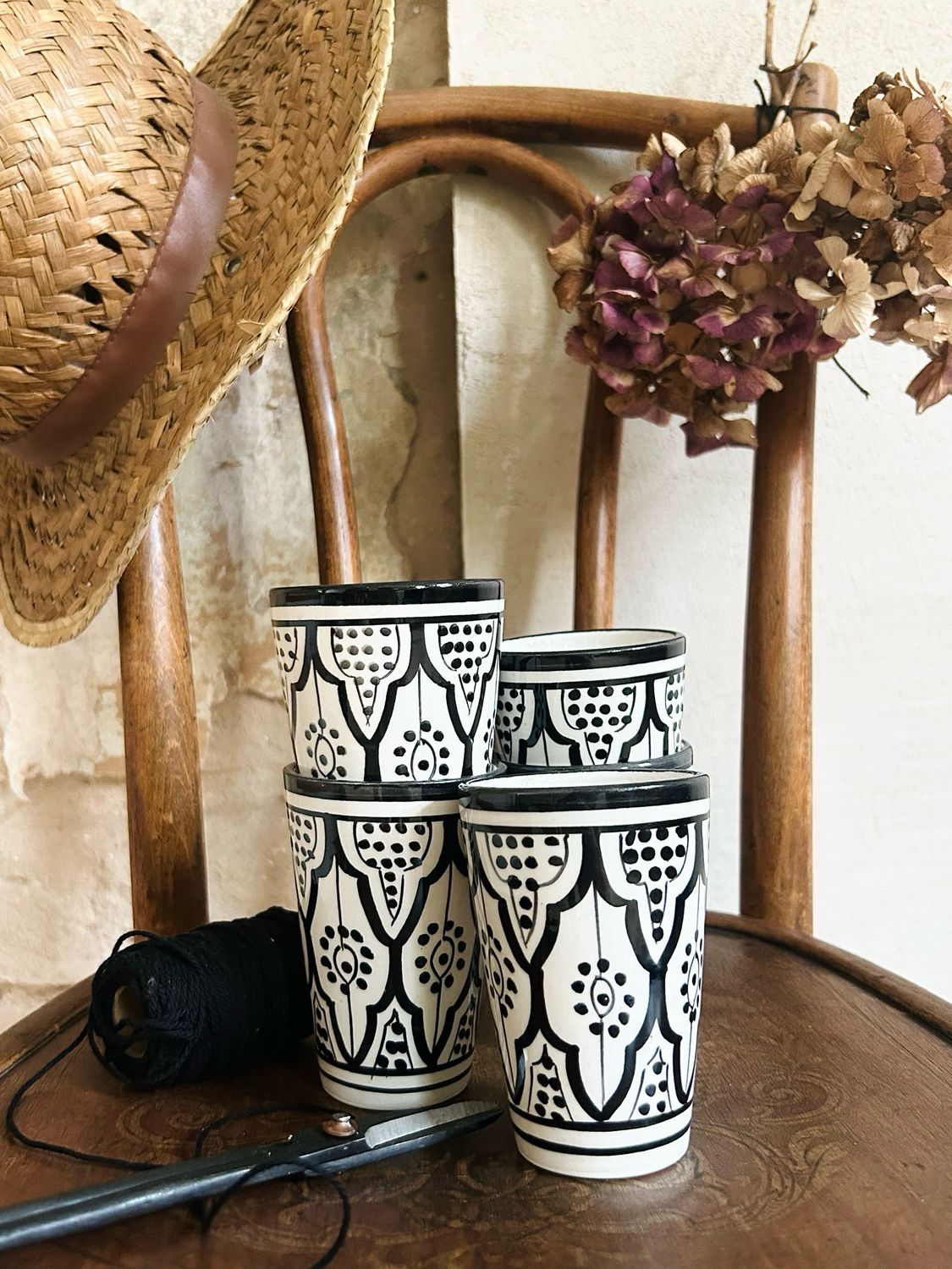 Handgemachte marokkanische Becher „Luna“, Muster schwarz