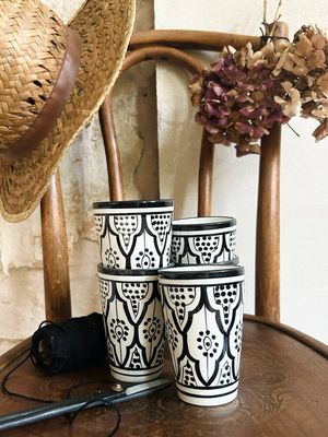 Handgemachte marokkanische Becher „Luna“, Muster schwarz