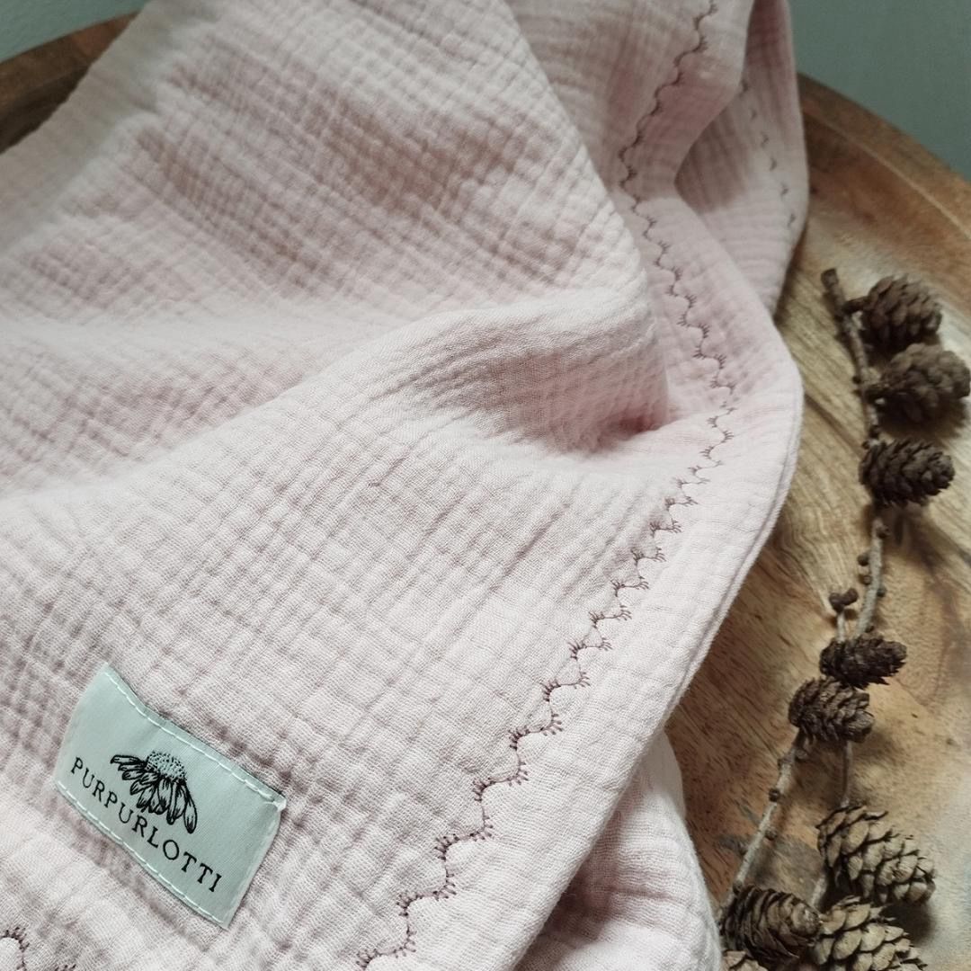 Handgemachte Baby Musselindecke, in Rosa