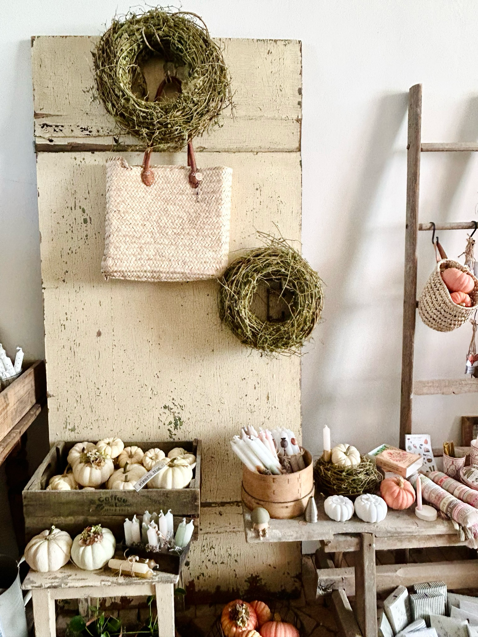 Schönste handgemachte Hopfenkränze aus Bayern, in drei Grössen