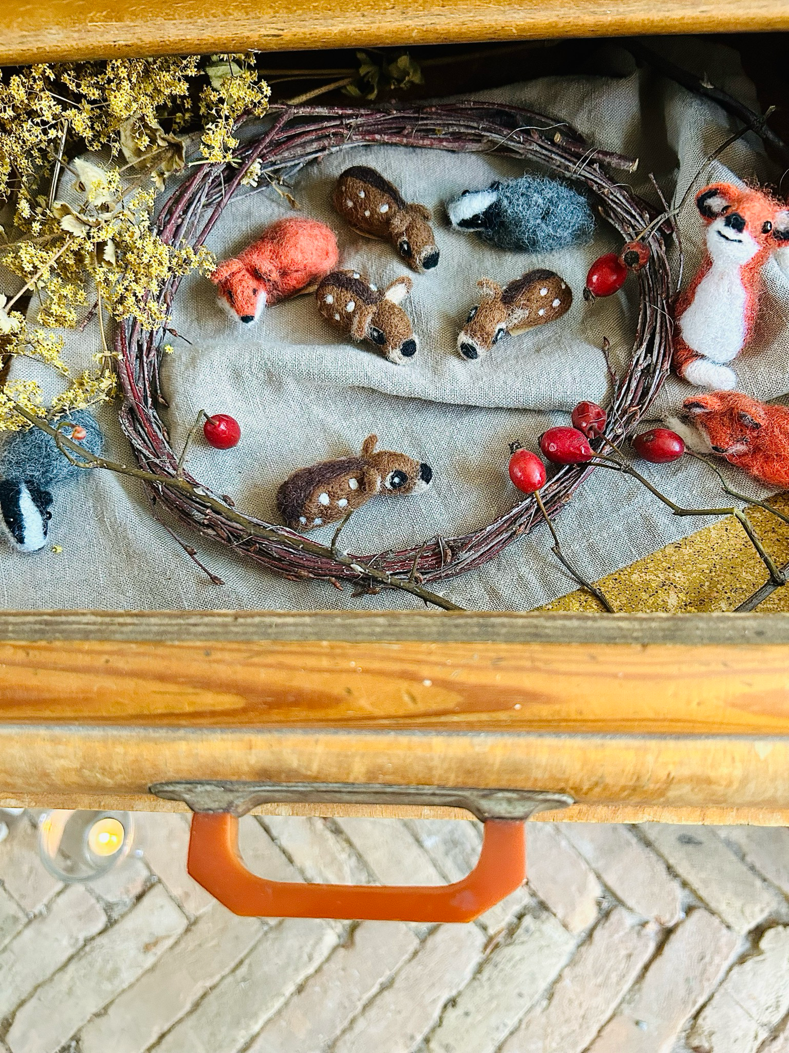 Handgefilzter süsser Dachs