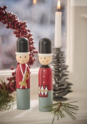 Gardist m/Trommel stehend