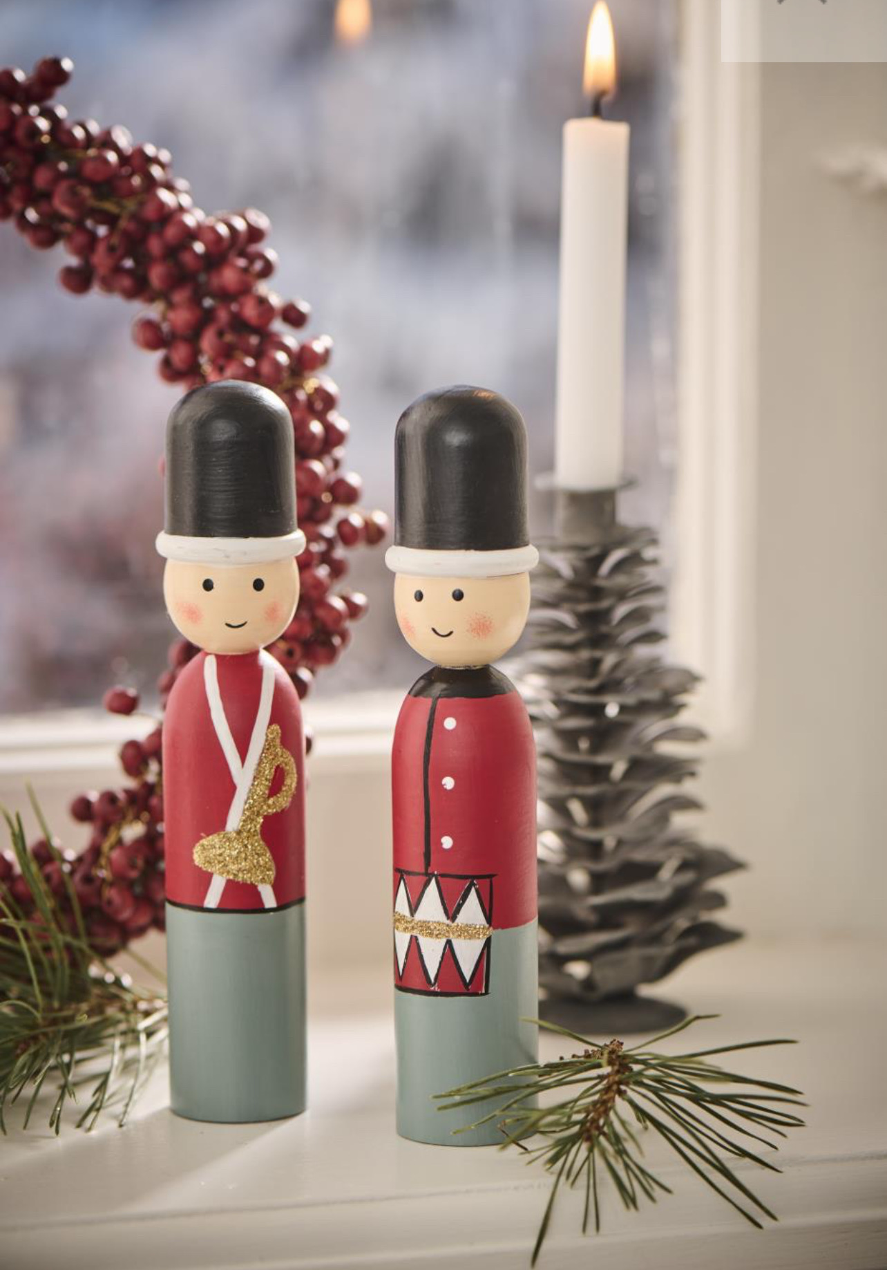 Gardist m/Trompete stehend