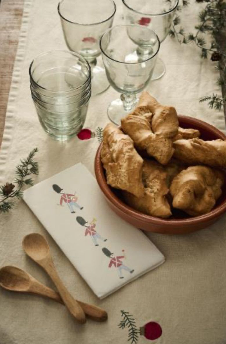 Winterliche Papierserviette „Gardisten“, von Ib Laursen