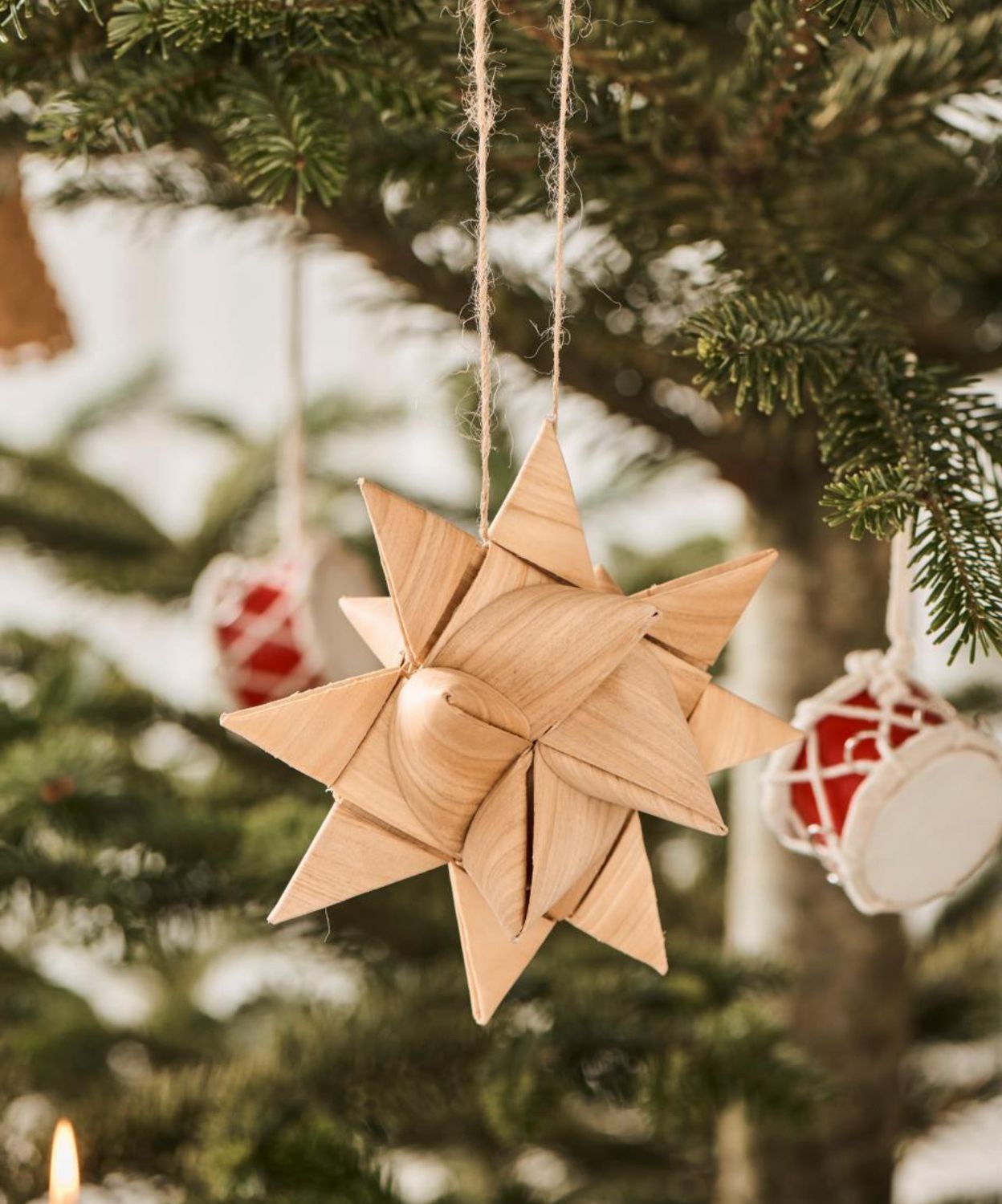 Kleiner Stern zum Hängen aus geflochtenem Spanholz (7cm), von Ib Laursen