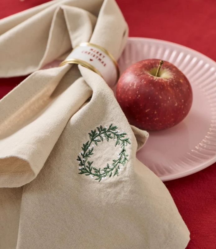 Stoffserviette Tradition m/Kranz leinenfarbig