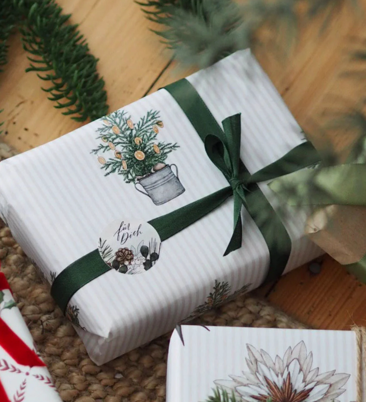 Weihnachtliches Geschenkpapier „Tannenbaum“ von Frollein Lücke