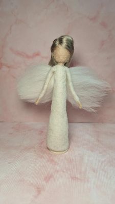 Handgefilzter Engel, mittelblonde lange Haare