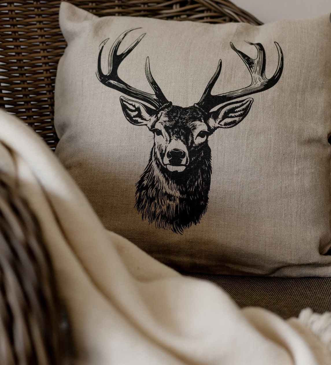 Kissenhülle aus Leinen natur „Hirsch“ handbedruckt Siebdruck, 40x40cm