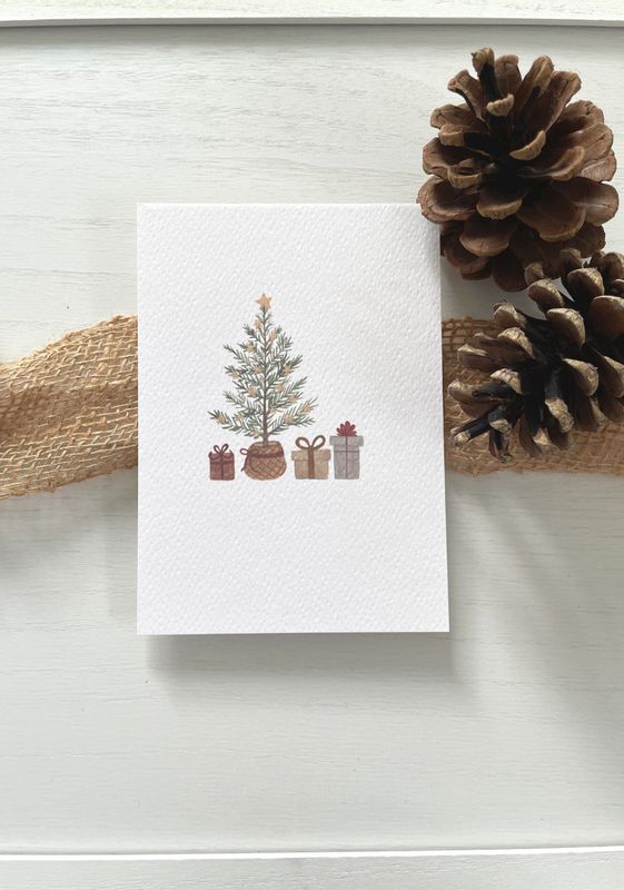 Postkarte Tannenbaum mit Geschenken Postkarte Tannenbaum mit Geschenken