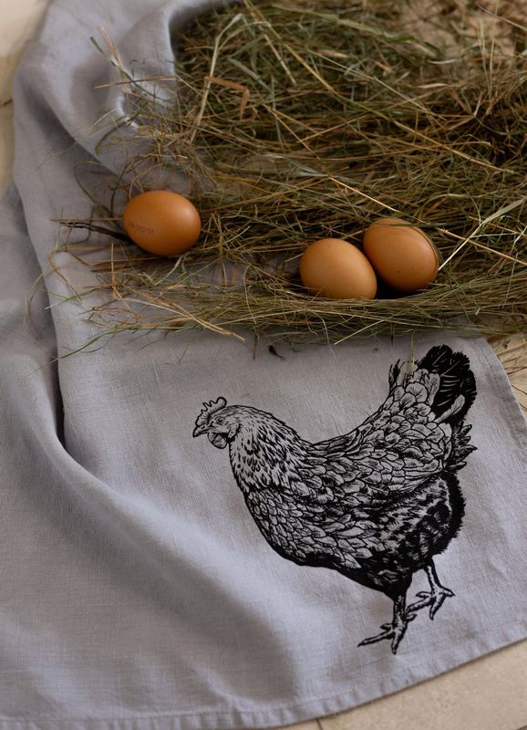Geschirrtuch „Huhn“ aus Leinenstoff, in grau Handsiebdruck