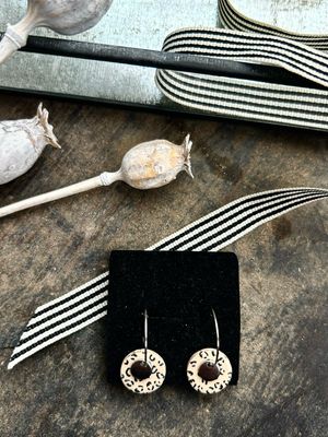 Handgemachte Creolen Ohrringe „Leo“, silber mit Scheiben