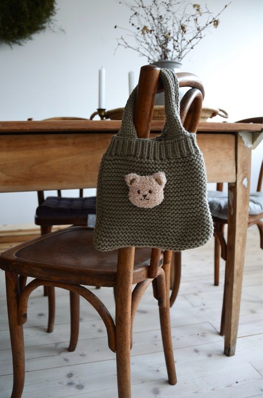 Gestricktes Täschlein mit Bärchen Gestricktes Täschlein mit Bärchen