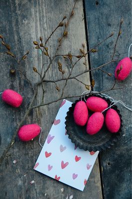 Ostereier aus Filz zum Aufhängen, in pink