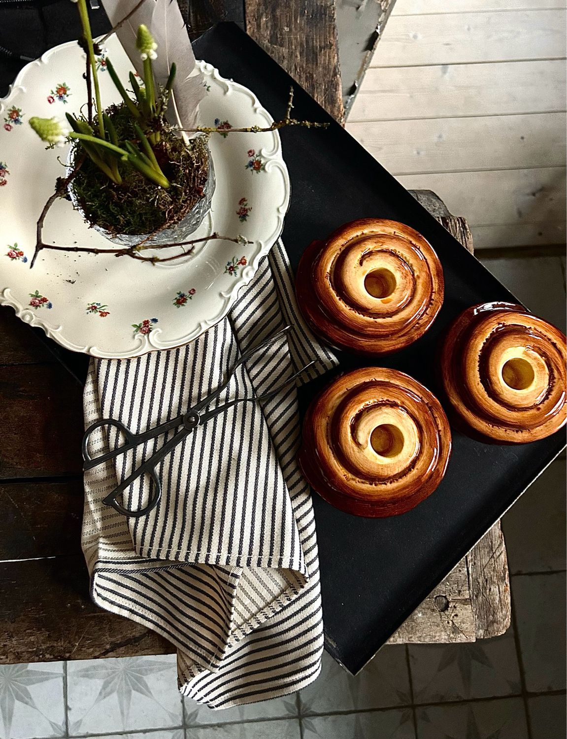 Schwedischer Kerzenhalter „Zimtschnecke“