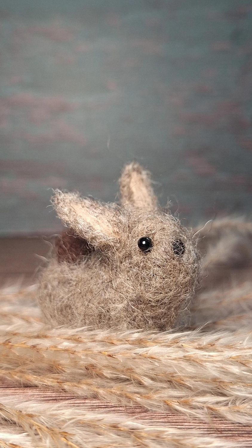 Handgefilztes Häschen, in braun