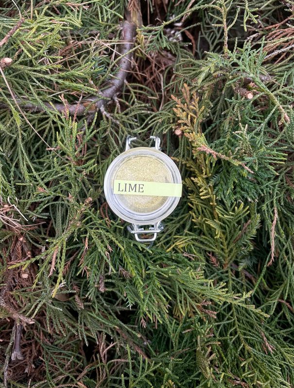 Lime disidratato e macinato