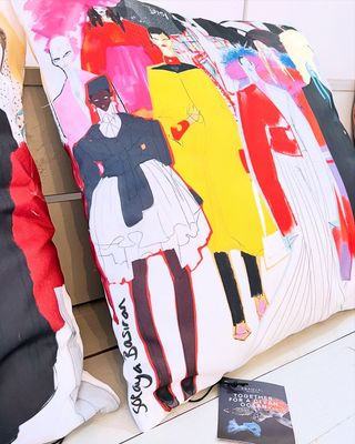 NEW! XL Catwalk Cushion