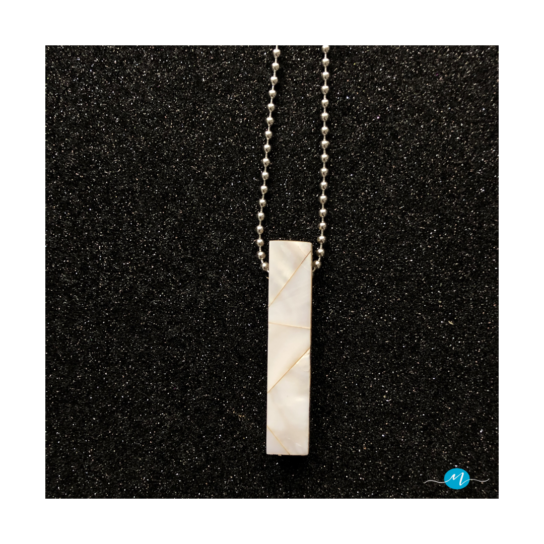 Colgante de nácar blanco