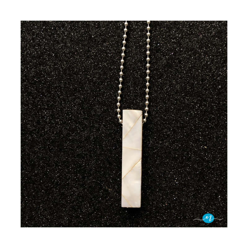 Colgante de nácar blanco