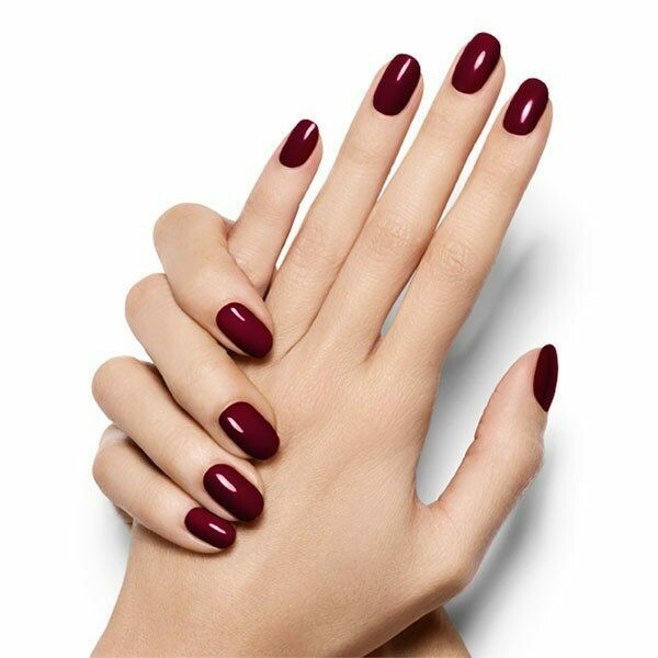Manicure e smalto semipermanente