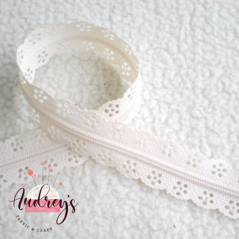 Lace Ivory  | Continuous Zipper Tape, #3 | Nylon