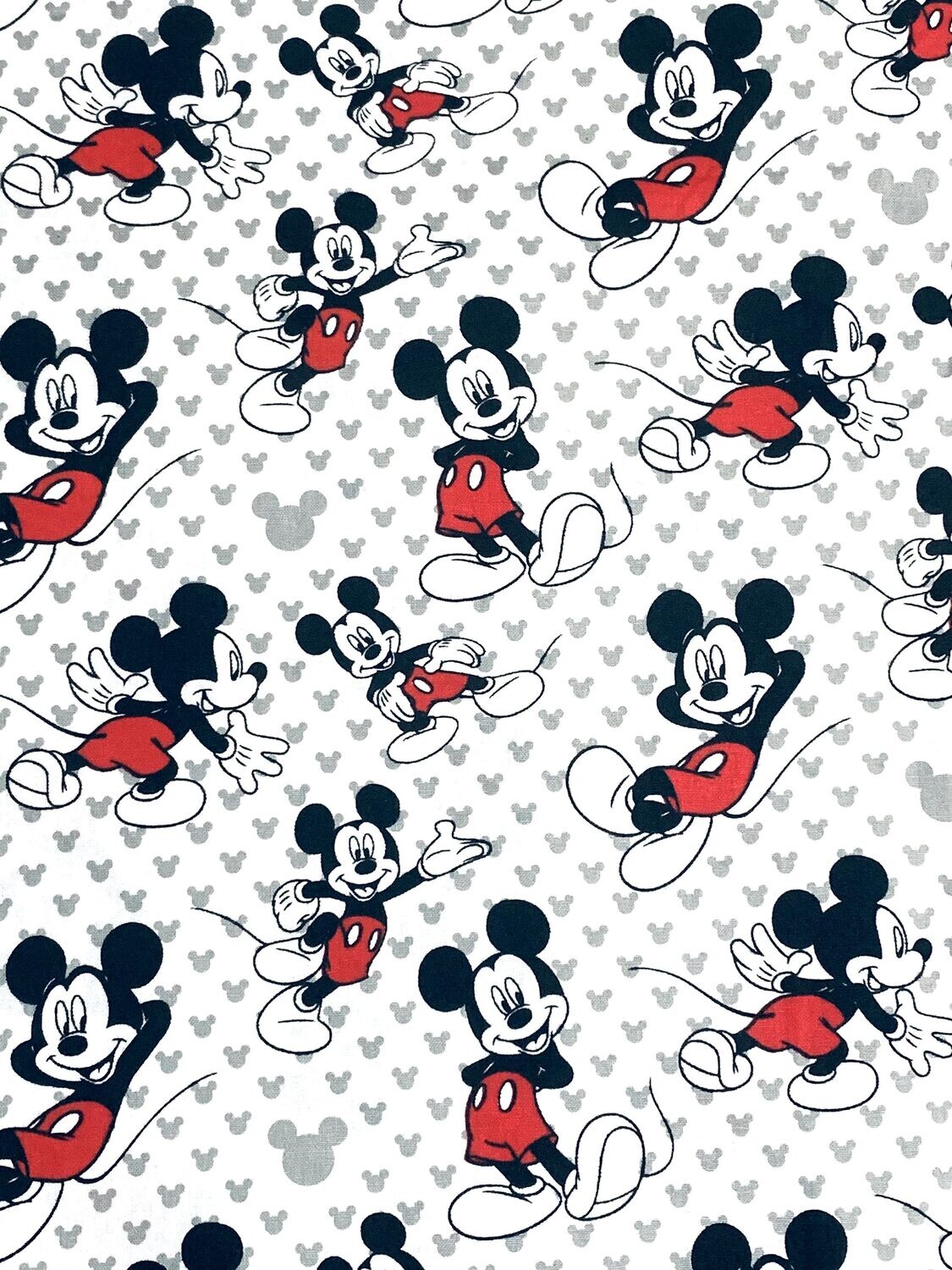 Mickey Mouse, Relaxed | Licensed Quilting Cotton | 112cm wide