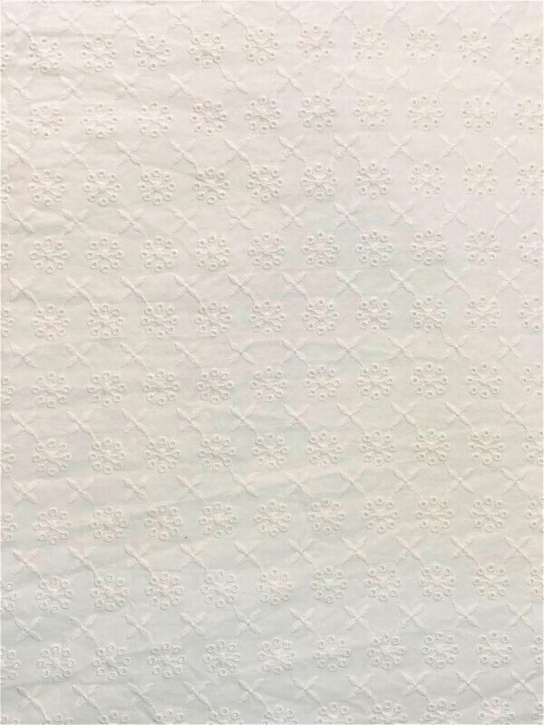 Classic Floral | Broderie Anglais | 140/160cm Wide - 0.8m Piece