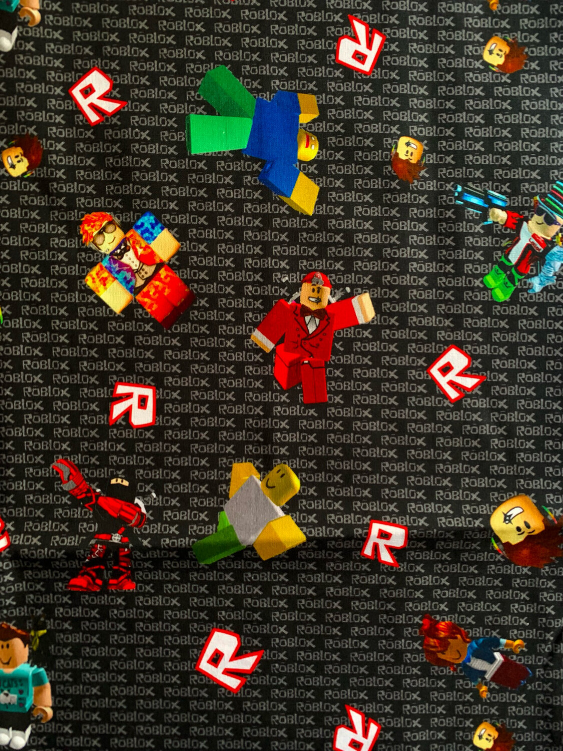 Roblox, Characters Toss Black | Custom Quilting Cotton | 145cm wide