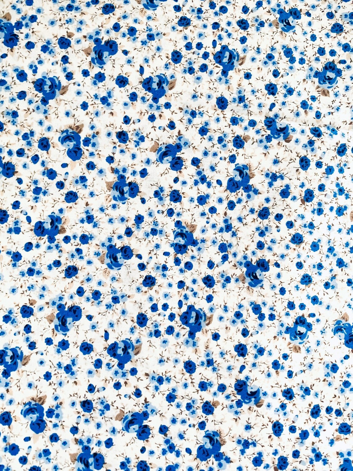 Small Roses, Blue | Quilting Cotton | 112cm wide - 0.35m Piece