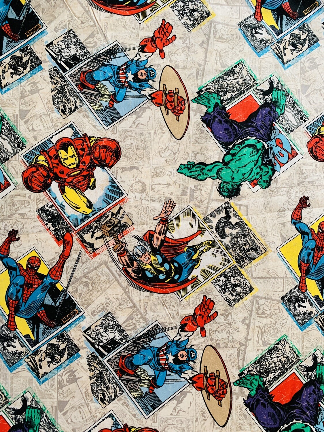Marvel, Retro Badge | Licensed Quilting Cotton | 112cm wide