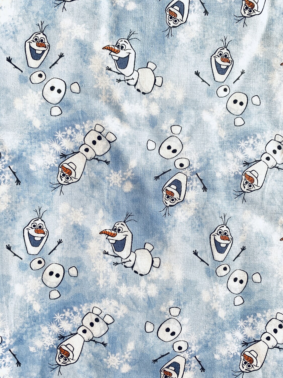 Olaf Toss | Licensed Quilting Cotton | 112cm wide