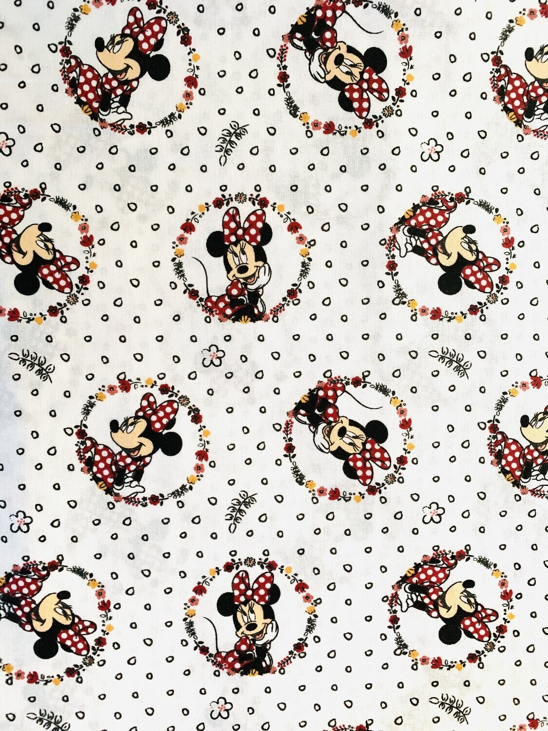 Minnie Floral Wreaths | Licensed Quilting Cotton | 112cm wide - 0.45m Piece