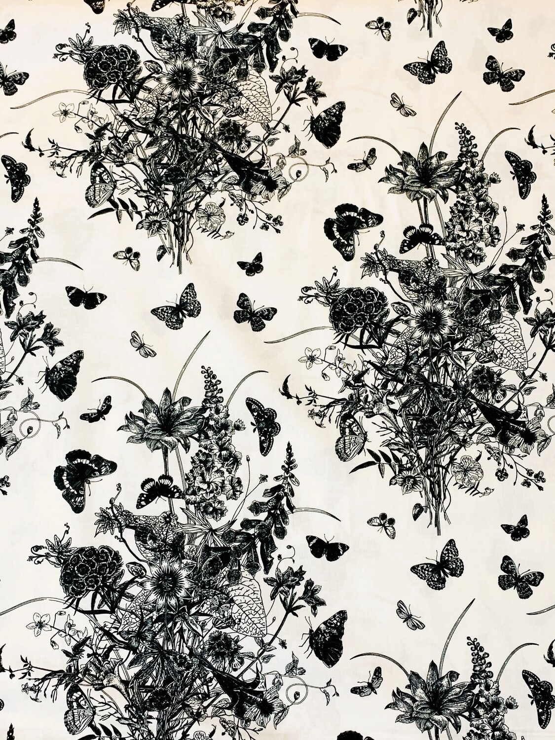 Monotone Butterflies | Quilting Cotton | 112cm wide - 0.65m Piece