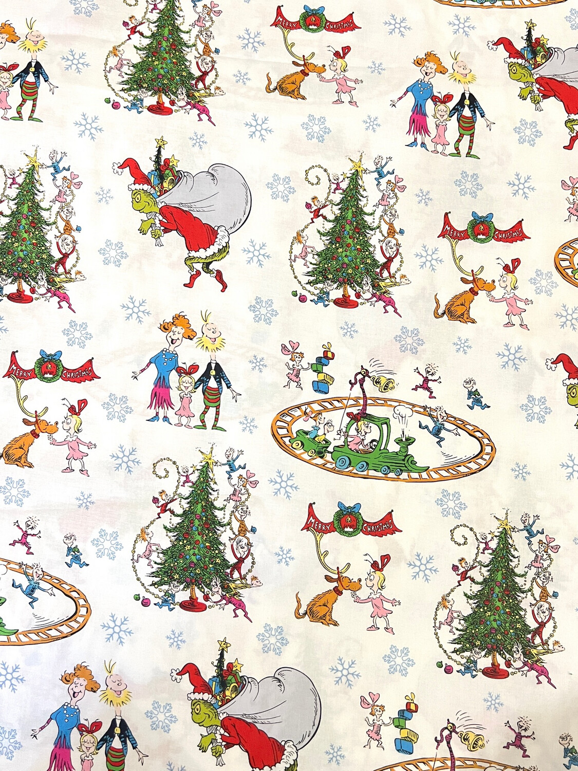 Grinchmas Family White | Licensed Quilting Cotton | 112cm wide - 0.55m Piece