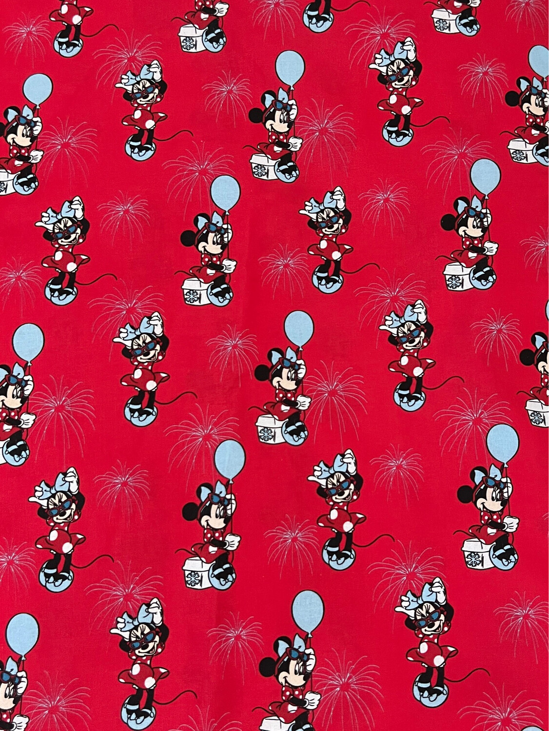 Playful Minnie | Licensed Quilting Cotton | 112cm wide