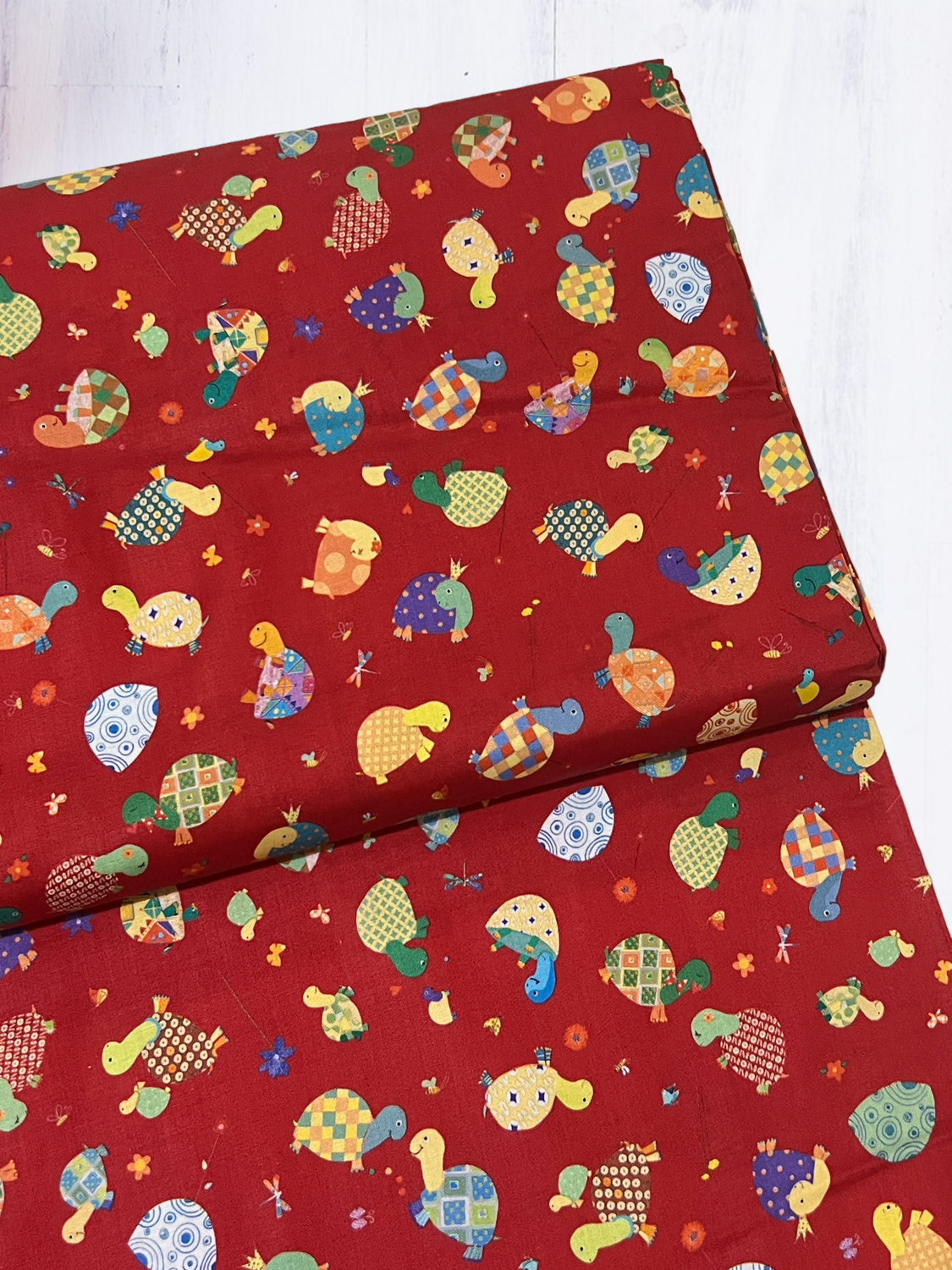 Turtles Toss, Red | Quilting Cotton | 112cm wide