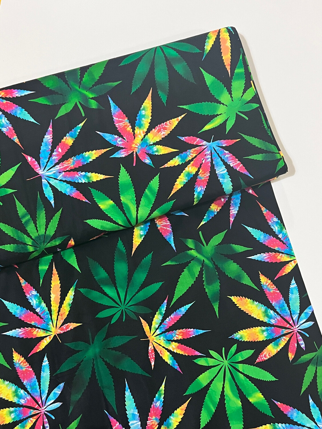 Rainbow Leaves | Quilting Cotton | 112cm wide