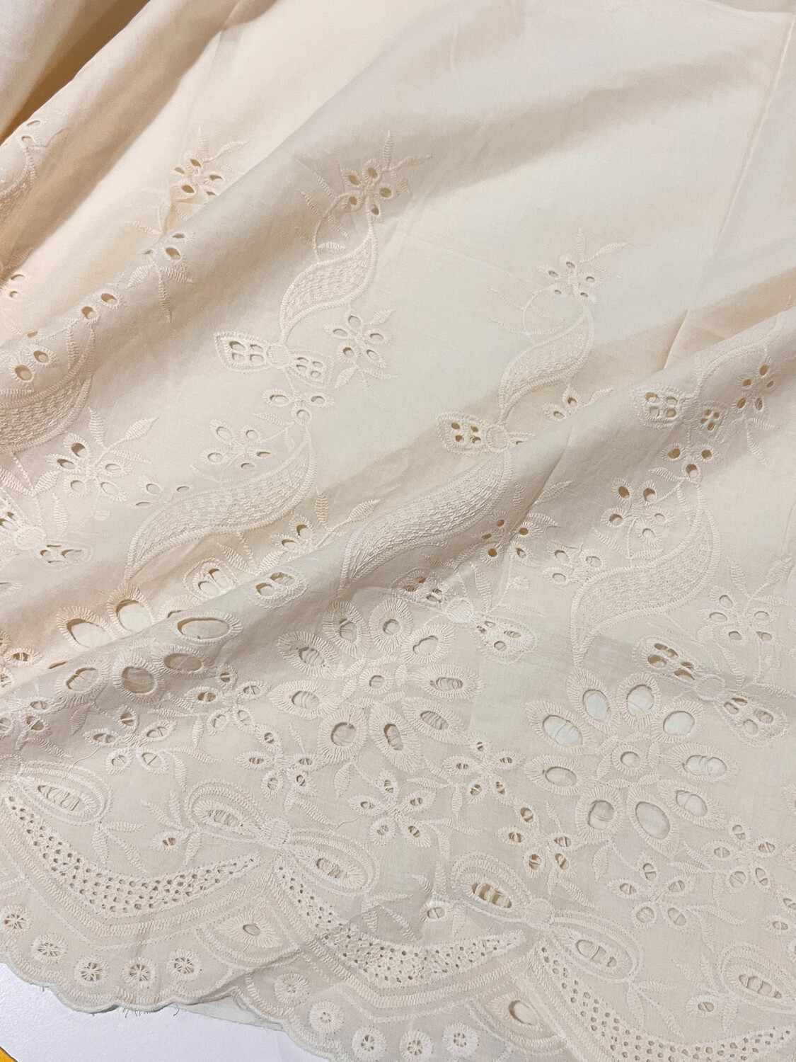 Susanna (Ivory) | Broderie Anglais Fabric, Border Print with Scalloped Edging | 140cm Wide