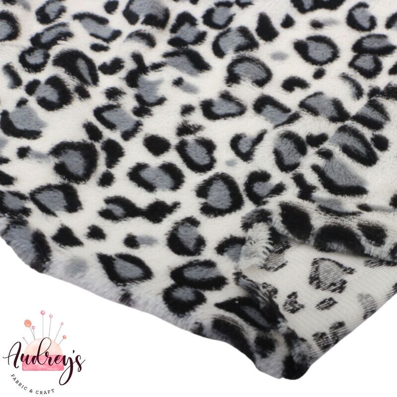 Grey &amp; White Leopard | Luxury Faux Fur | 155cm Wide