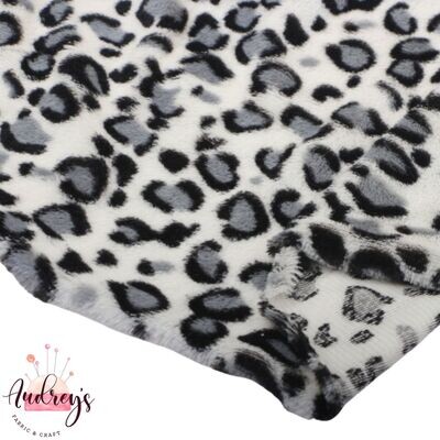Grey &amp; White Leopard | Luxury Faux Fur | 155cm Wide